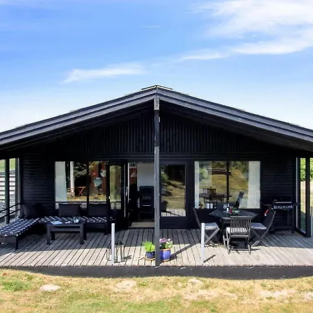 Holiday Tulir - 300m From The Sea In Nw Jutland By Interhome Holiday home Lokken